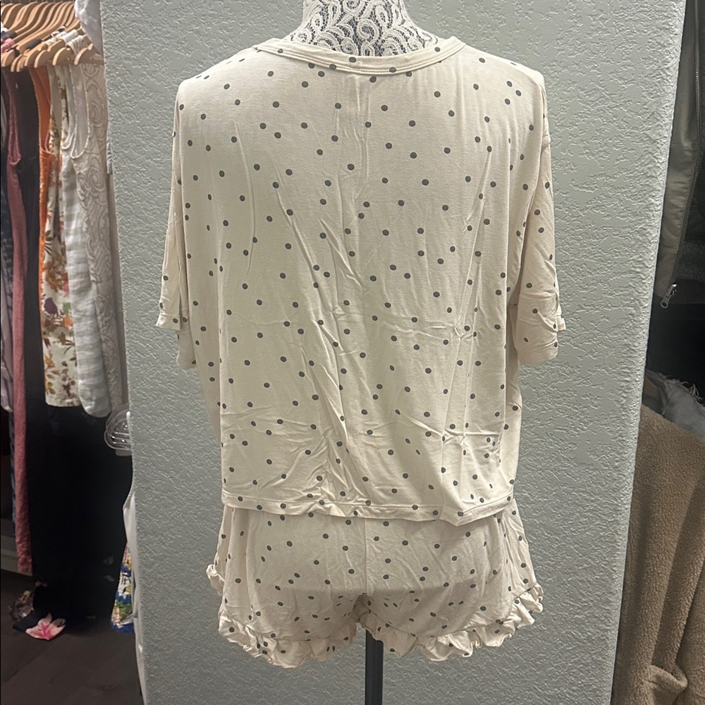 Rylee + Cru Women’s Lounge Set in Dots - Picture 4 of 9